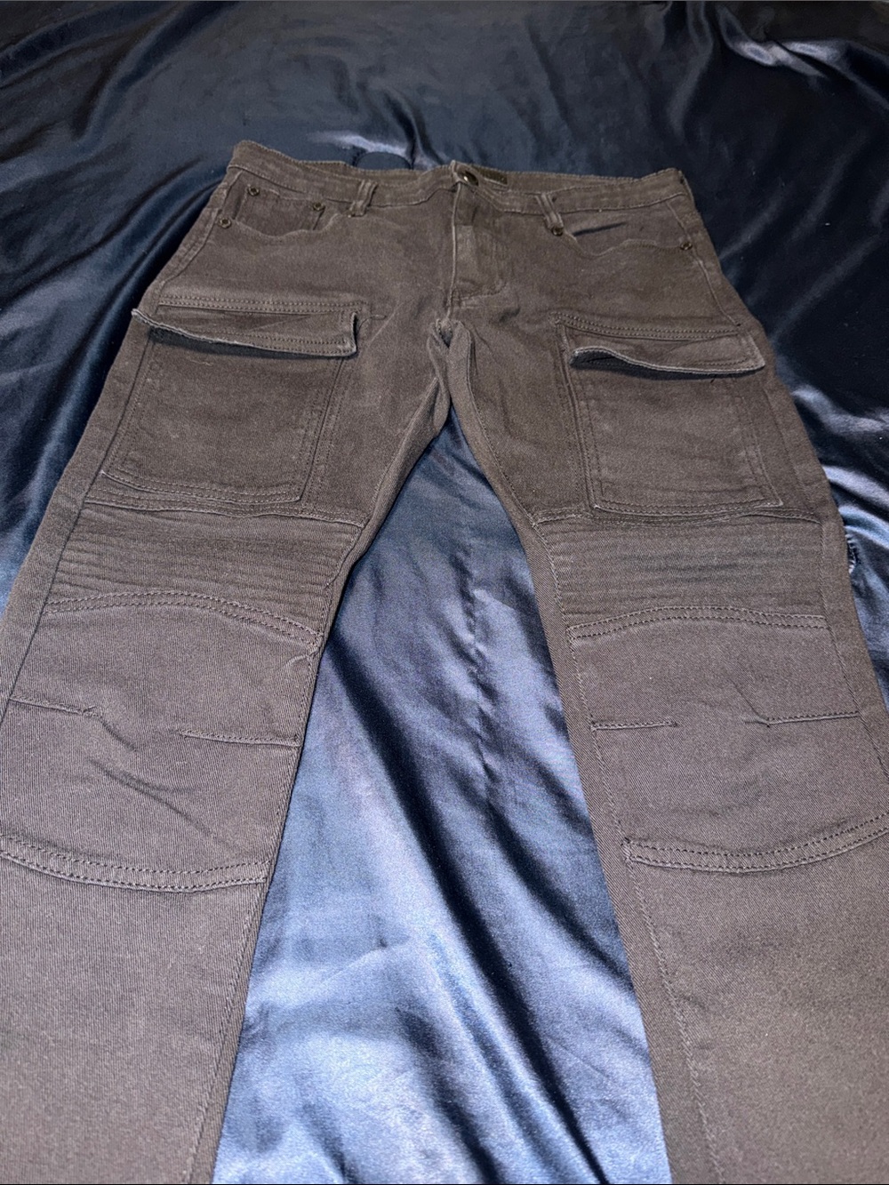 Slim Fit Men's Black Cargo Jeans with Knee Paneling And Plenty Of Pockets
